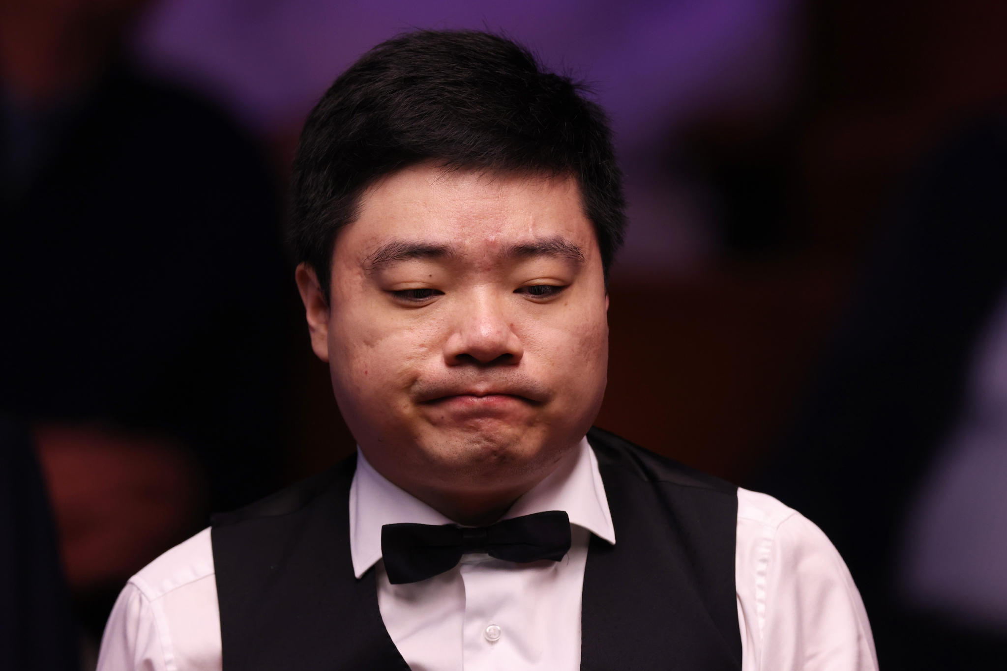 他先后辗转 他先后辗转