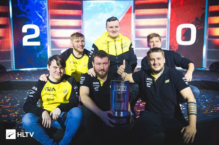 不断追求自 不断追求自