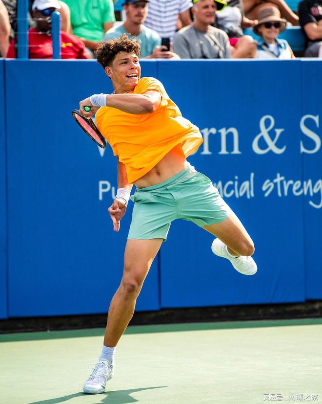 如今赛场上 如今赛场上