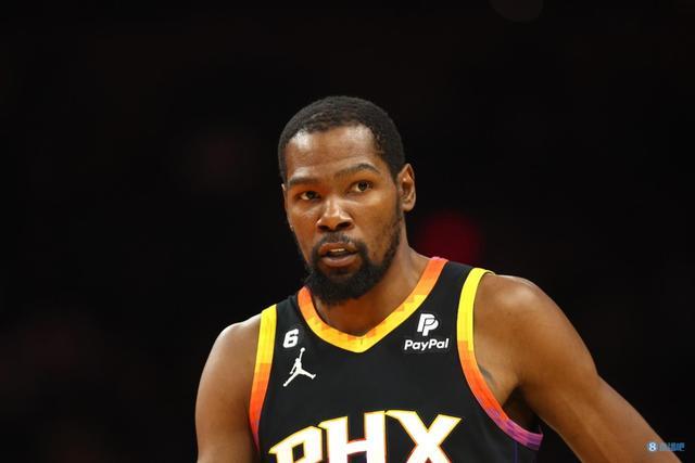 CBA动态｜辽宁大将伤情不乐观 周琦大战洛夫顿 林葳复出.